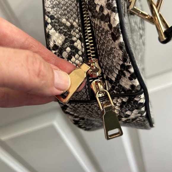 EUC Madison West Snakeskin Crossbody Bag. Round. Wristlet. Black, grey. - Picture 5 of 10